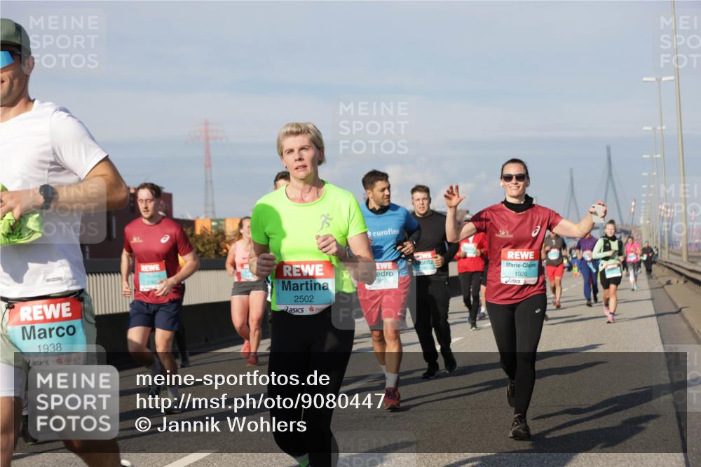 03.10.2025 - Köhlbrandbrückenlauf Jannik Wohlers http://msf.ph/oto/9080447 03.10.2025 10:01:57 Position 3 1938, 2502, 1920 meine-sportfotos.de