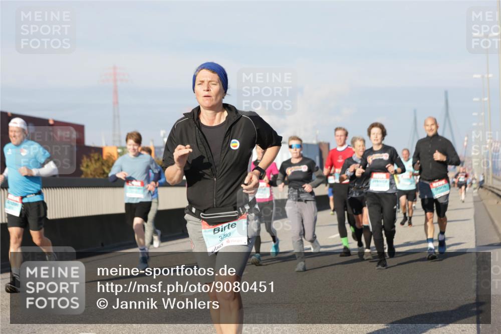03.10.2025 - Köhlbrandbrückenlauf Jannik Wohlers http://msf.ph/oto/9080451 03.10.2025 09:54:06 Position 3 3, 93 meine-sportfotos.de