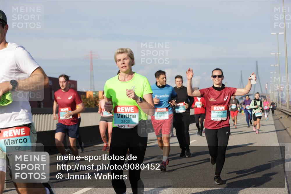 03.10.2025 - Köhlbrandbrückenlauf Jannik Wohlers http://msf.ph/oto/9080452 03.10.2025 10:01:57 Position 3 1938, 2502, 1920 meine-sportfotos.de