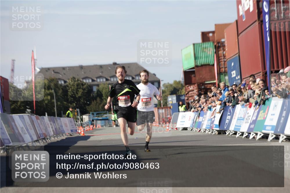 03.10.2025 - Köhlbrandbrückenlauf Jannik Wohlers http://msf.ph/oto/9080463 03.10.2025 12:50:04 Ziel 4035, 6086 meine-sportfotos.de