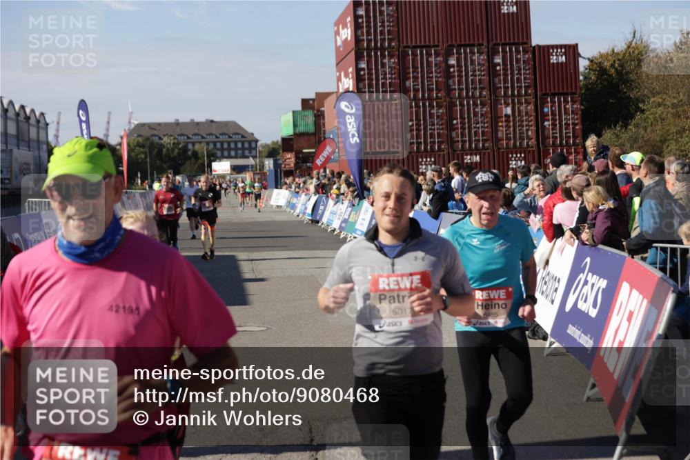 03.10.2025 - Köhlbrandbrückenlauf Jannik Wohlers http://msf.ph/oto/9080468 03.10.2025 13:17:49 Ziel 4410, 4645, 4679, 4829, 5168, 5339, 5685, 5731, 5732, 5917, 6153, 6331, 6435, 6485, 6704 meine-sportfotos.de