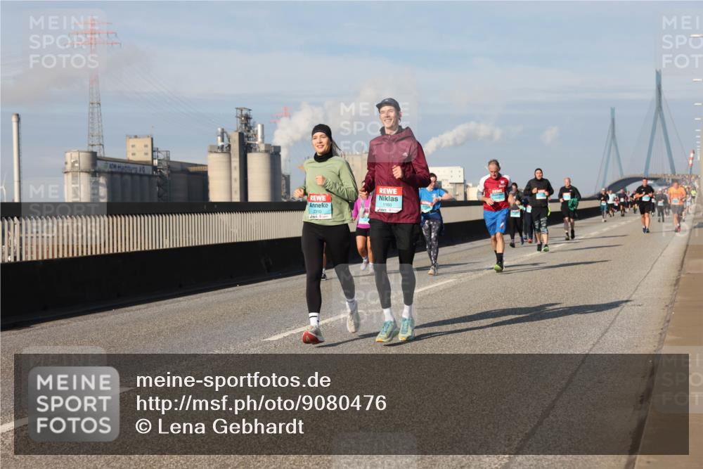03.10.2025 - Köhlbrandbrückenlauf Lena Gebhardt http://msf.ph/oto/9080476 03.10.2025 10:03:51 Position 2 2310, 1160 meine-sportfotos.de
