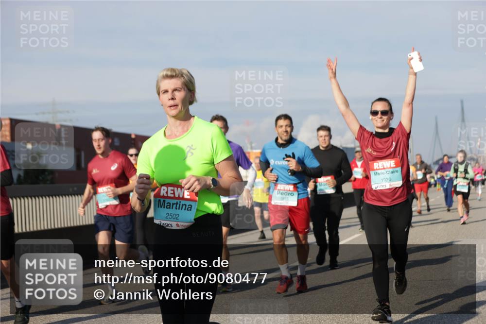 03.10.2025 - Köhlbrandbrückenlauf Jannik Wohlers http://msf.ph/oto/9080477 03.10.2025 10:01:57 Position 3 2502, 1815, 1920 meine-sportfotos.de