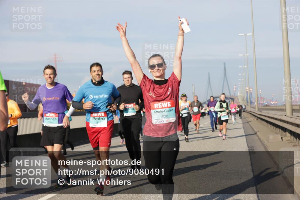 03.10.2025 - Köhlbrandbrückenlauf Jannik Wohlers http://msf.ph/oto/9080491 03.10.2025 10:01:57 Position 3 2984, 1815, 1920 meine-sportfotos.de