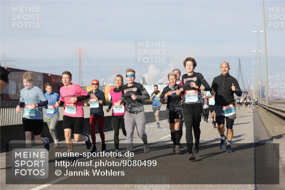 03.10.2025 - Köhlbrandbrückenlauf Jannik Wohlers http://msf.ph/oto/9080499 03.10.2025 09:54:07 Position 3 1755, 1670, 1355, 3010 meine-sportfotos.de