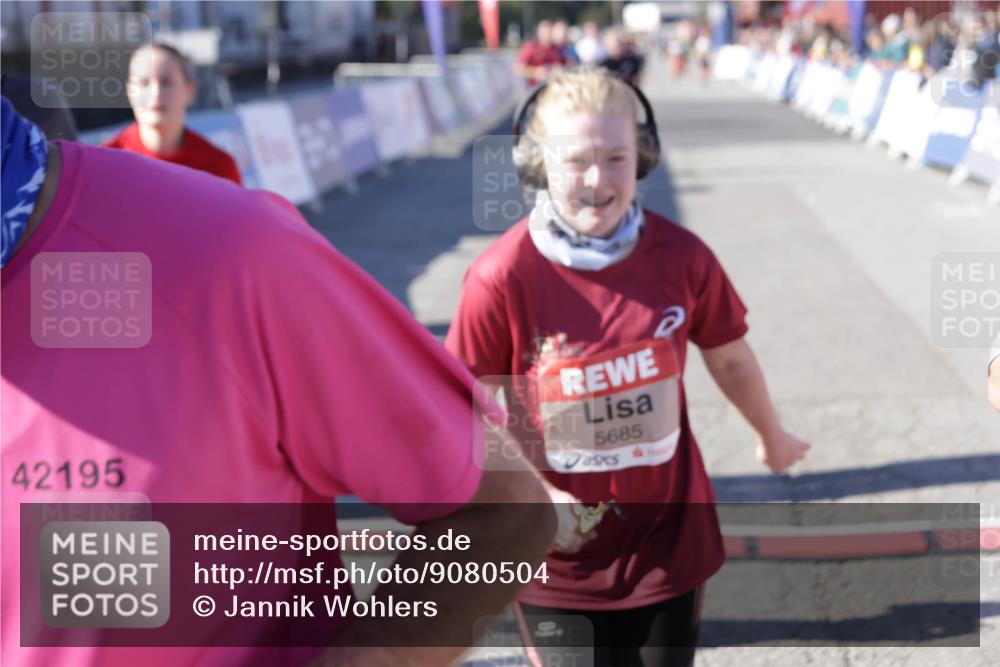 03.10.2025 - Köhlbrandbrückenlauf Jannik Wohlers http://msf.ph/oto/9080504 03.10.2025 13:17:50 Ziel 4410, 4645, 4679, 4829, 5129, 5168, 5339, 5685, 5731, 5732, 5917, 6153, 6331, 6435, 6485, 6704 meine-sportfotos.de
