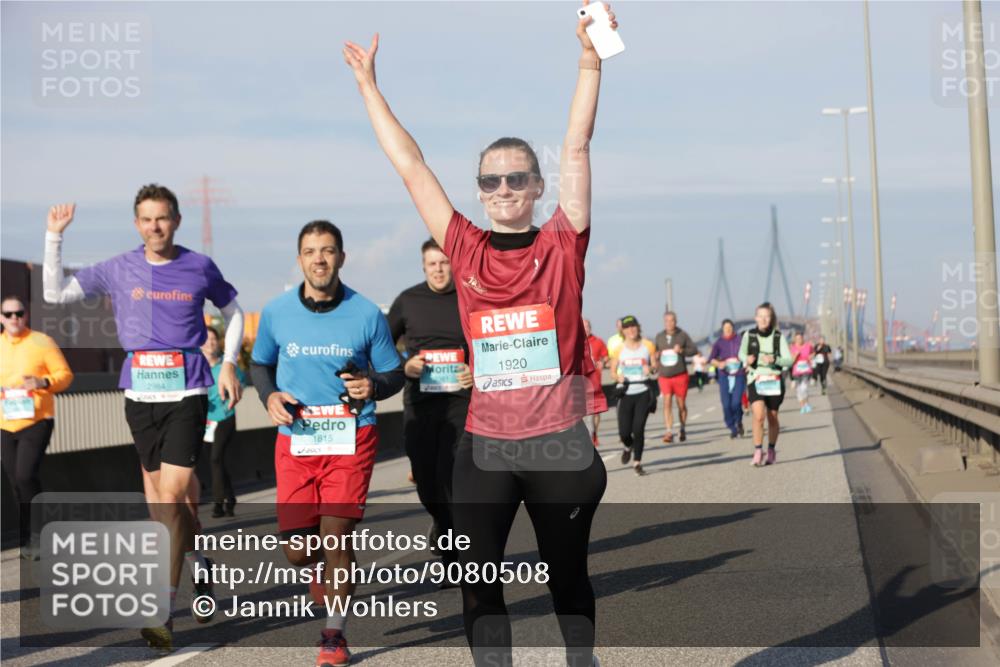 03.10.2025 - Köhlbrandbrückenlauf Jannik Wohlers http://msf.ph/oto/9080508 03.10.2025 10:01:58 Position 3 2984, 1815, 1920 meine-sportfotos.de