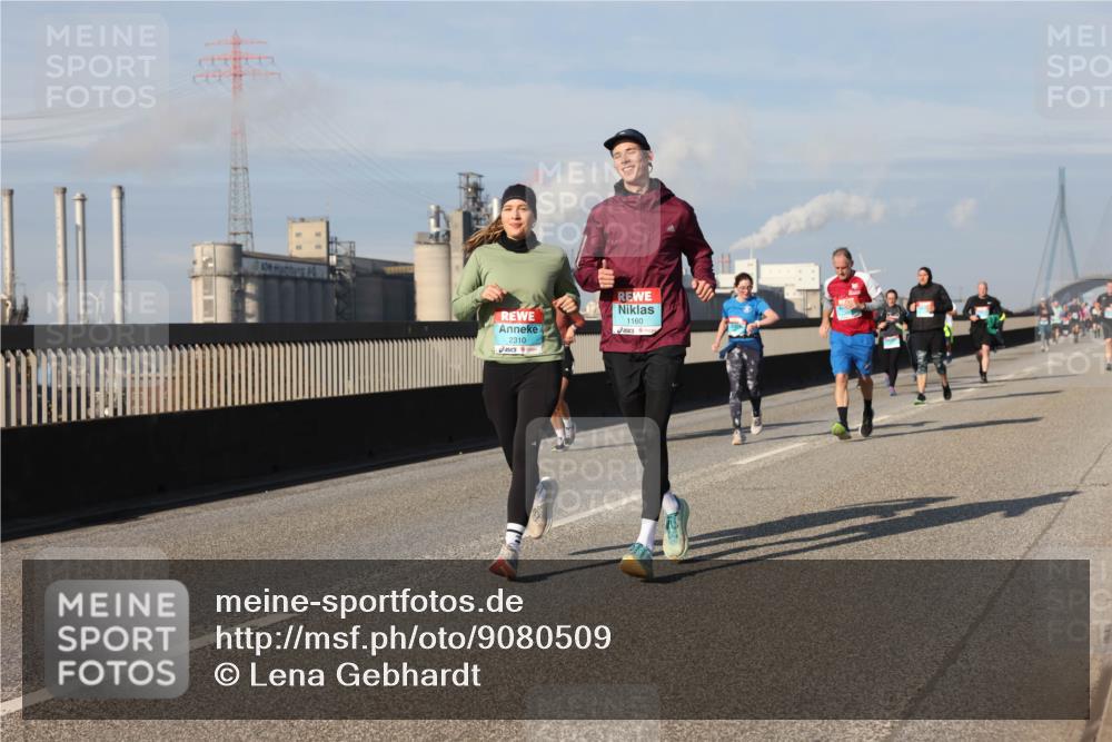 03.10.2025 - Köhlbrandbrückenlauf Lena Gebhardt http://msf.ph/oto/9080509 03.10.2025 10:03:51 Position 2 2310, 1160 meine-sportfotos.de