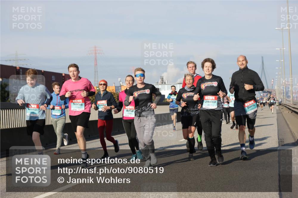 03.10.2025 - Köhlbrandbrückenlauf Jannik Wohlers http://msf.ph/oto/9080519 03.10.2025 09:54:07 Position 3 1755, 1355, 3010 meine-sportfotos.de