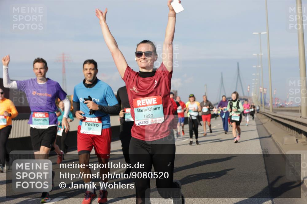 03.10.2025 - Köhlbrandbrückenlauf Jannik Wohlers http://msf.ph/oto/9080520 03.10.2025 10:01:58 Position 3 2984, 1815, 1920 meine-sportfotos.de