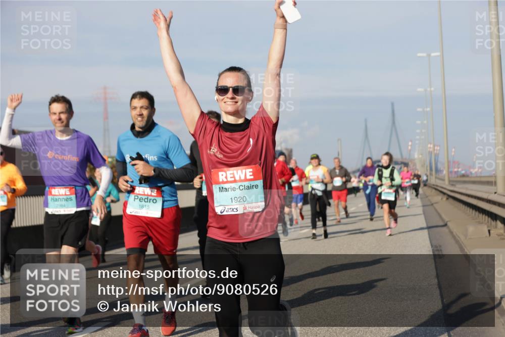 03.10.2025 - Köhlbrandbrückenlauf Jannik Wohlers http://msf.ph/oto/9080526 03.10.2025 10:01:58 Position 3 2984, 1815, 1920 meine-sportfotos.de