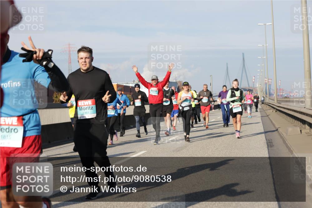 03.10.2025 - Köhlbrandbrückenlauf Jannik Wohlers http://msf.ph/oto/9080538 03.10.2025 10:01:59 Position 3 1815, 2361 meine-sportfotos.de