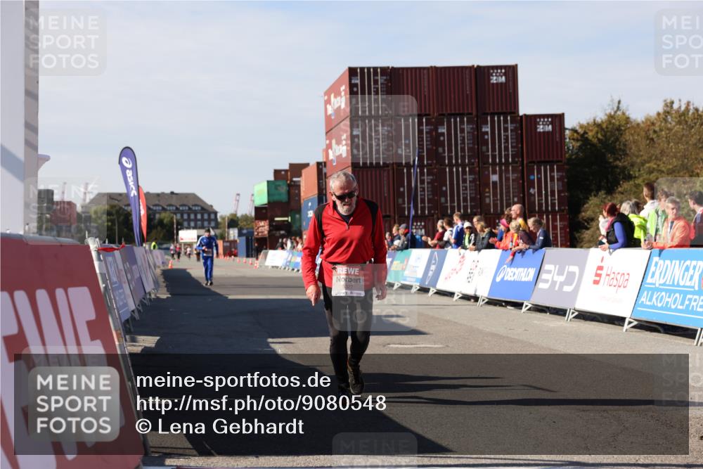 03.10.2025 - Köhlbrandbrückenlauf Lena Gebhardt http://msf.ph/oto/9080548 03.10.2025 13:45:59 Ziel 4572, 5327, 5375, 5376, 5860, 6029 meine-sportfotos.de