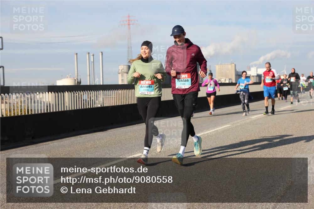 03.10.2025 - Köhlbrandbrückenlauf Lena Gebhardt http://msf.ph/oto/9080558 03.10.2025 10:03:52 Position 2 2310, 1160 meine-sportfotos.de