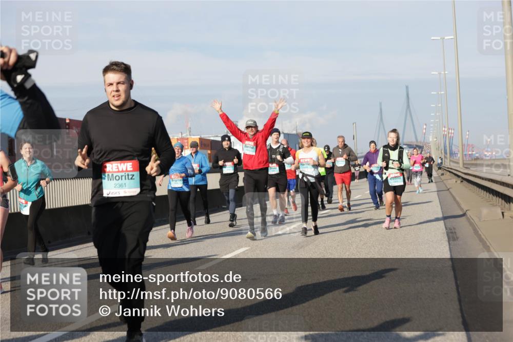 03.10.2025 - Köhlbrandbrückenlauf Jannik Wohlers http://msf.ph/oto/9080566 03.10.2025 10:01:59 Position 3 2361 meine-sportfotos.de