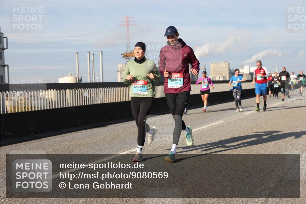 03.10.2025 - Köhlbrandbrückenlauf Lena Gebhardt http://msf.ph/oto/9080569 03.10.2025 10:03:52 Position 2 2310, 1160 meine-sportfotos.de