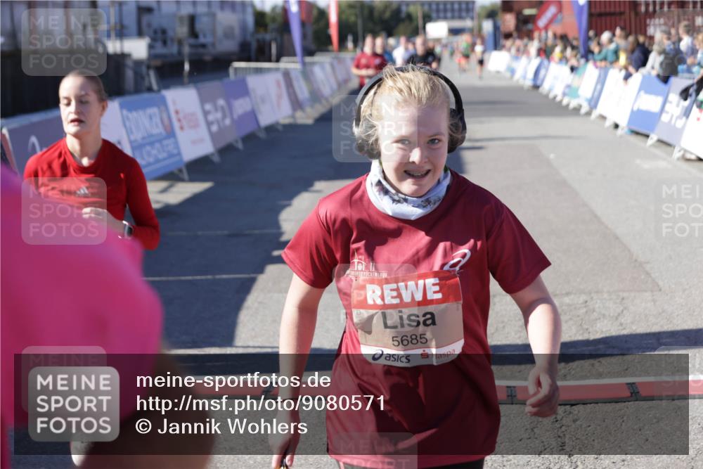 03.10.2025 - Köhlbrandbrückenlauf Jannik Wohlers http://msf.ph/oto/9080571 03.10.2025 13:17:50 Ziel 4410, 4645, 4679, 4829, 5129, 5168, 5339, 5685, 5731, 5732, 5917, 6153, 6331, 6435, 6485, 6704 meine-sportfotos.de