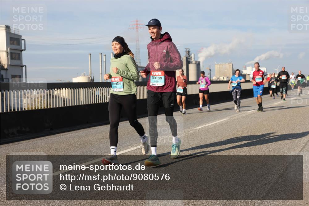 03.10.2025 - Köhlbrandbrückenlauf Lena Gebhardt http://msf.ph/oto/9080576 03.10.2025 10:03:52 Position 2 2310, 1160 meine-sportfotos.de