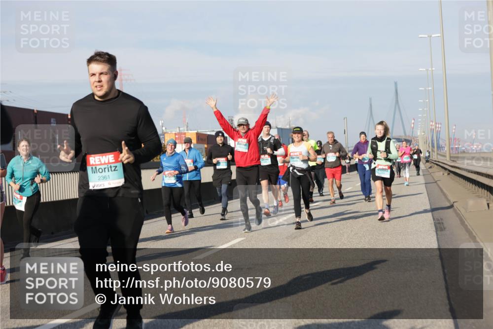 03.10.2025 - Köhlbrandbrückenlauf Jannik Wohlers http://msf.ph/oto/9080579 03.10.2025 10:01:59 Position 3 2361 meine-sportfotos.de