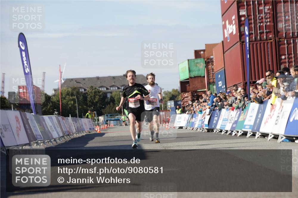 03.10.2025 - Köhlbrandbrückenlauf Jannik Wohlers http://msf.ph/oto/9080581 03.10.2025 12:50:05 Ziel 4035, 6086 meine-sportfotos.de