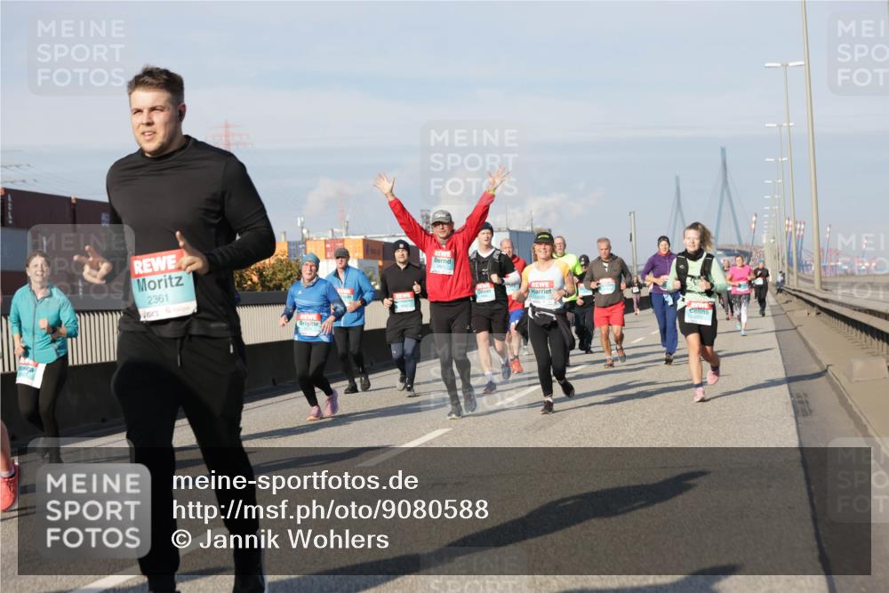 03.10.2025 - Köhlbrandbrückenlauf Jannik Wohlers http://msf.ph/oto/9080588 03.10.2025 10:01:59 Position 3 2361, 1503 meine-sportfotos.de