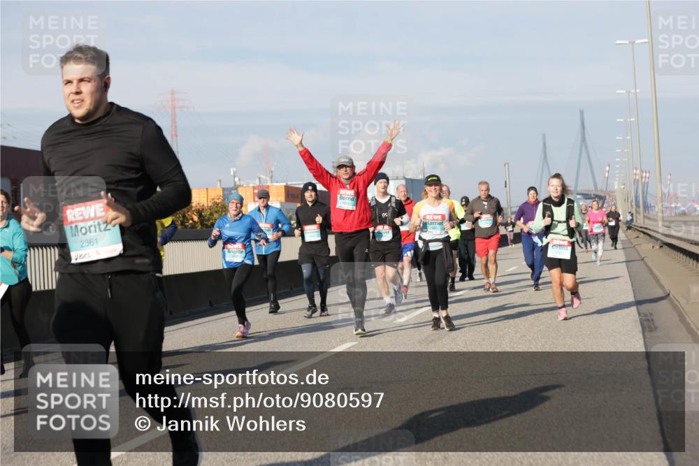 03.10.2025 - Köhlbrandbrückenlauf Jannik Wohlers http://msf.ph/oto/9080597 03.10.2025 10:01:59 Position 3 2361 meine-sportfotos.de