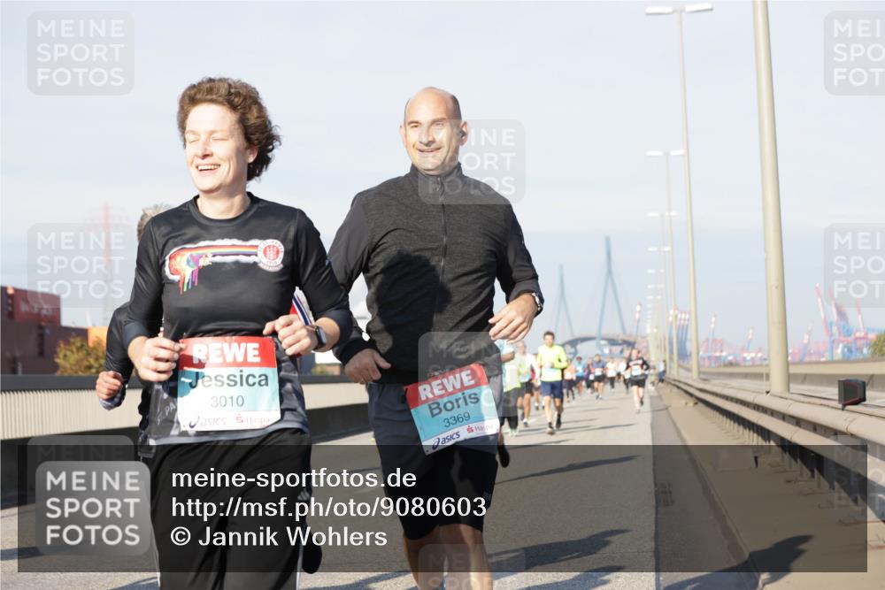 03.10.2025 - Köhlbrandbrückenlauf Jannik Wohlers http://msf.ph/oto/9080603 03.10.2025 09:54:09 Position 3 3010, 3369 meine-sportfotos.de