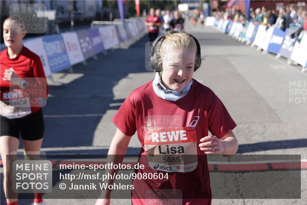 03.10.2025 - Köhlbrandbrückenlauf Jannik Wohlers http://msf.ph/oto/9080604 03.10.2025 13:17:50 Ziel 4410, 4645, 4679, 4829, 5129, 5168, 5339, 5685, 5731, 5732, 5917, 6153, 6331, 6435, 6485, 6704 meine-sportfotos.de