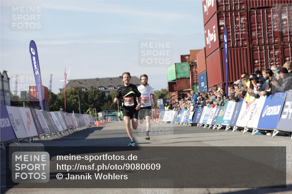 03.10.2025 - Köhlbrandbrückenlauf Jannik Wohlers http://msf.ph/oto/9080609 03.10.2025 12:50:05 Ziel 4035, 6086 meine-sportfotos.de