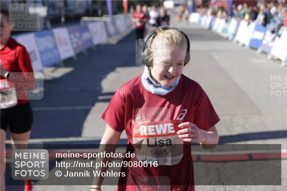 03.10.2025 - Köhlbrandbrückenlauf Jannik Wohlers http://msf.ph/oto/9080616 03.10.2025 13:17:50 Ziel 4410, 4645, 4679, 4829, 5129, 5168, 5339, 5685, 5731, 5732, 5917, 6153, 6331, 6435, 6485, 6704 meine-sportfotos.de