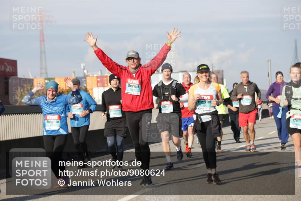 03.10.2025 - Köhlbrandbrückenlauf Jannik Wohlers http://msf.ph/oto/9080624 03.10.2025 10:02:00 Position 3 1609, 1810, 1866, 1650, 1651 meine-sportfotos.de