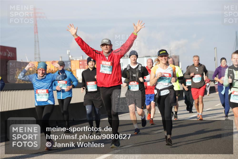 03.10.2025 - Köhlbrandbrückenlauf Jannik Wohlers http://msf.ph/oto/9080627 03.10.2025 10:02:00 Position 3 1810, 1609, 1651, 1866, 1650 meine-sportfotos.de