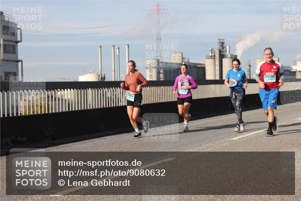 03.10.2025 - Köhlbrandbrückenlauf Lena Gebhardt http://msf.ph/oto/9080632 03.10.2025 10:03:54 Position 2 1263, 10 meine-sportfotos.de
