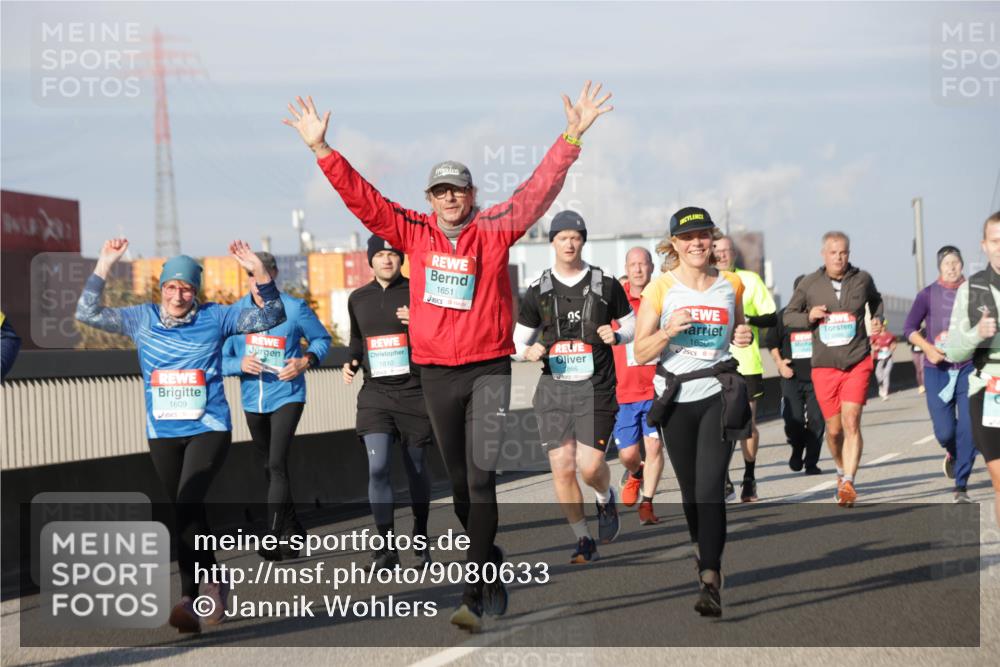 03.10.2025 - Köhlbrandbrückenlauf Jannik Wohlers http://msf.ph/oto/9080633 03.10.2025 10:02:00 Position 3 1609, 1810, 1651, 866, 1650 meine-sportfotos.de