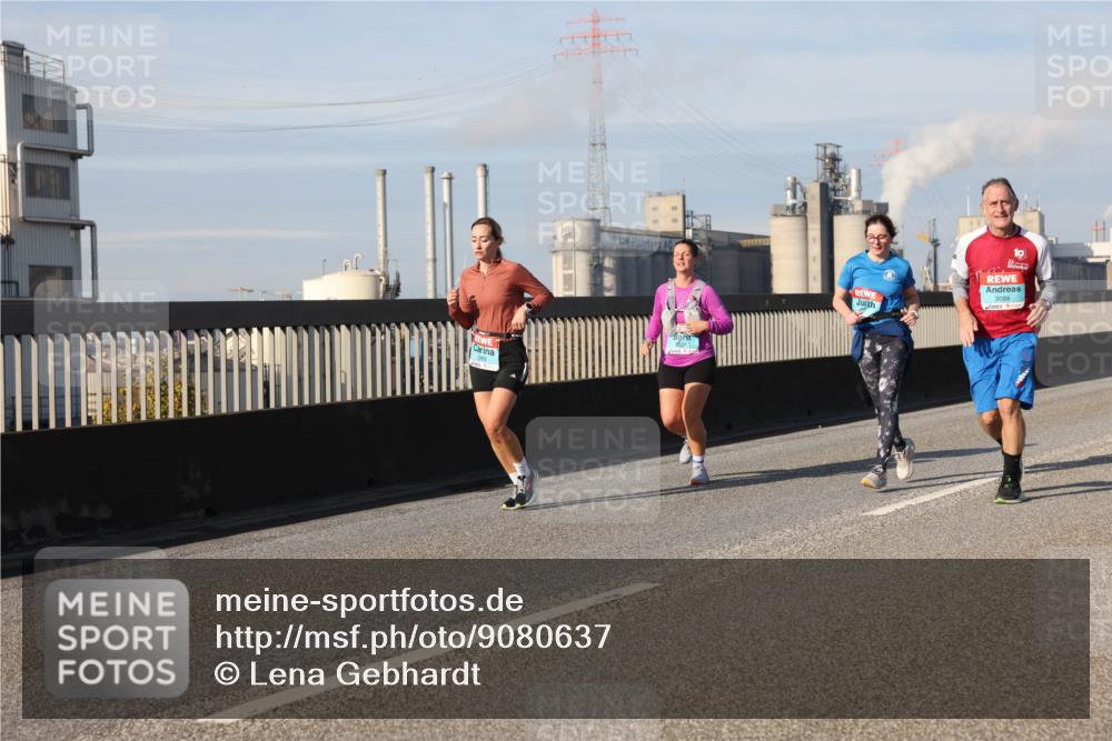 03.10.2025 - Köhlbrandbrückenlauf Lena Gebhardt http://msf.ph/oto/9080637 03.10.2025 10:03:54 Position 2 1263, 10, 3088, 1637 meine-sportfotos.de