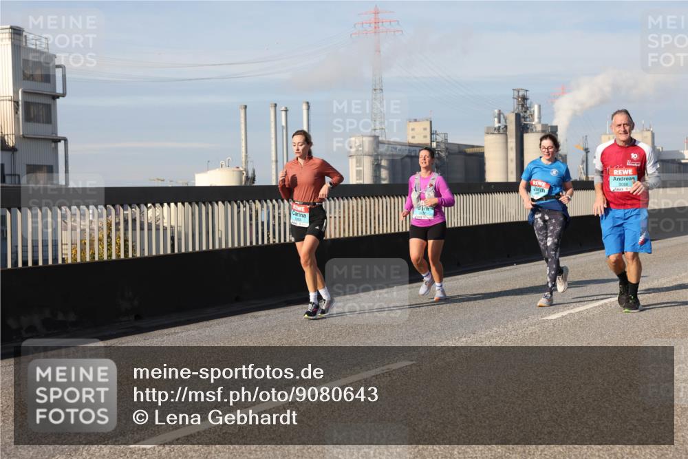 03.10.2025 - Köhlbrandbrückenlauf Lena Gebhardt http://msf.ph/oto/9080643 03.10.2025 10:03:54 Position 2 10, 3088 meine-sportfotos.de