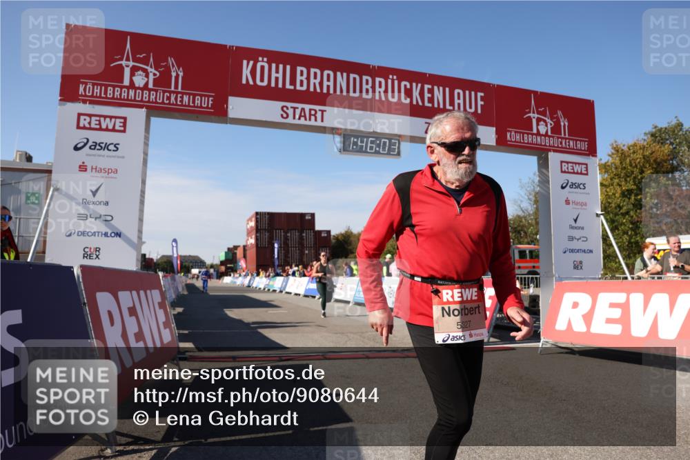 03.10.2025 - Köhlbrandbrückenlauf Lena Gebhardt http://msf.ph/oto/9080644 03.10.2025 13:46:03 Ziel 4572, 5327, 5376 meine-sportfotos.de