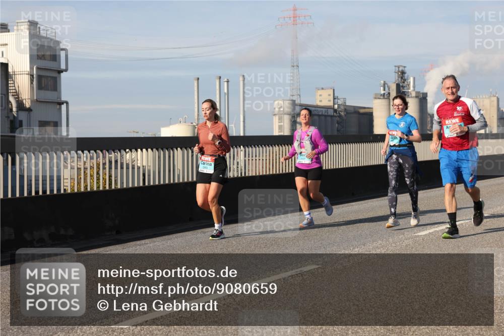 03.10.2025 - Köhlbrandbrückenlauf Lena Gebhardt http://msf.ph/oto/9080659 03.10.2025 10:03:55 Position 2 1263 meine-sportfotos.de