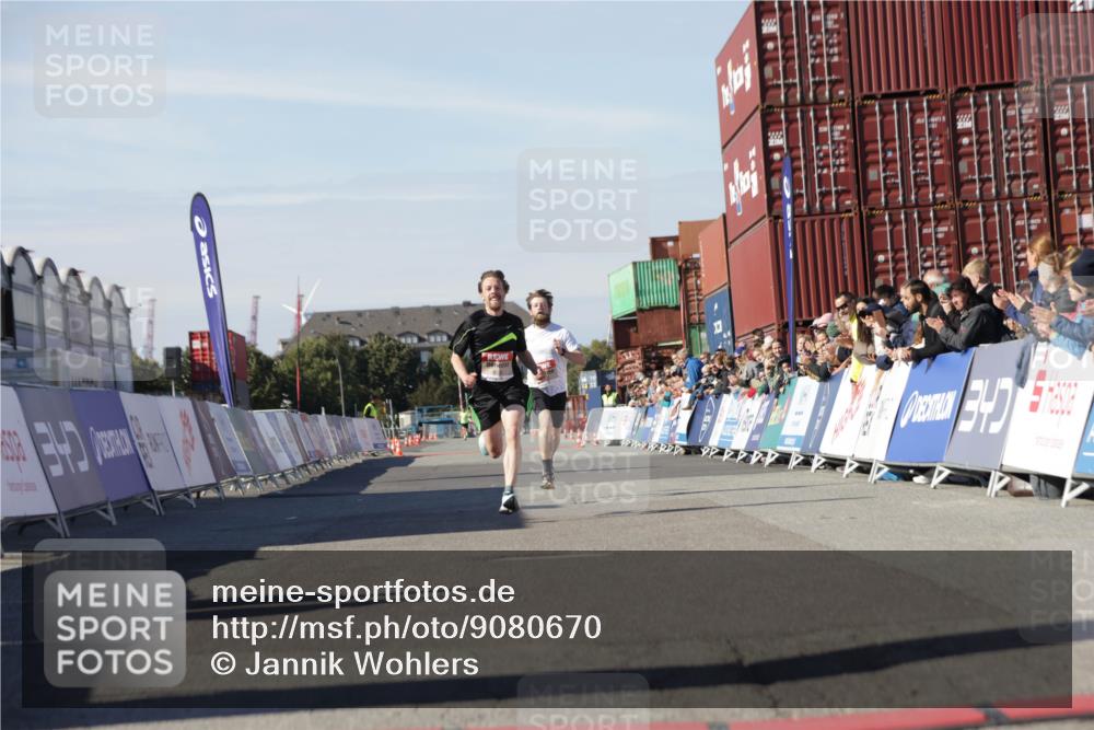 03.10.2025 - Köhlbrandbrückenlauf Jannik Wohlers http://msf.ph/oto/9080670 03.10.2025 12:50:05 Ziel 4035, 6086 meine-sportfotos.de
