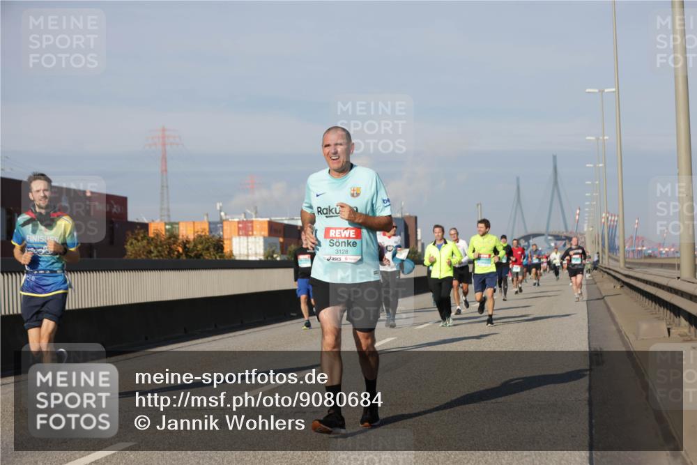 03.10.2025 - Köhlbrandbrückenlauf Jannik Wohlers http://msf.ph/oto/9080684 03.10.2025 09:54:12 Position 3 3128 meine-sportfotos.de