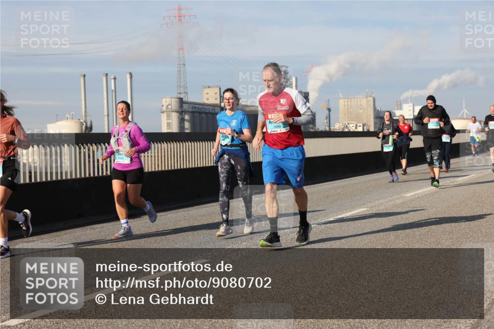 03.10.2025 - Köhlbrandbrückenlauf Lena Gebhardt http://msf.ph/oto/9080702 03.10.2025 10:03:55 Position 2 2637, 3088 meine-sportfotos.de