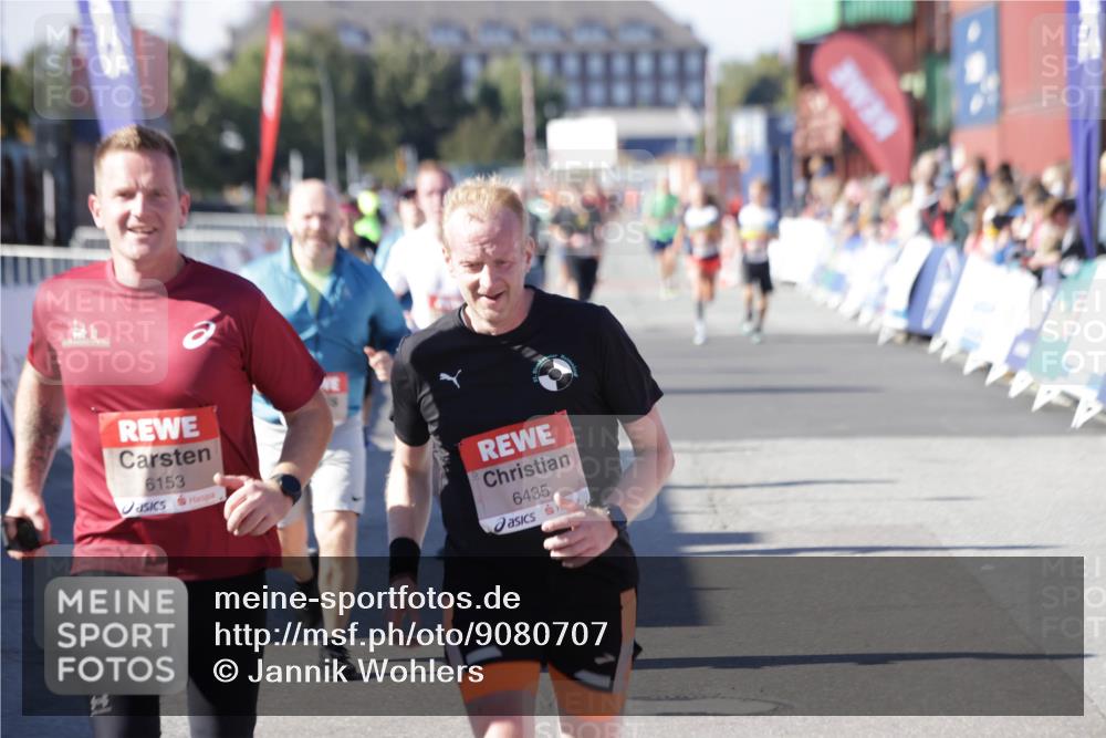 03.10.2025 - Köhlbrandbrückenlauf Jannik Wohlers http://msf.ph/oto/9080707 03.10.2025 13:17:54 Ziel 4333, 4366, 4410, 4679, 4829, 5129, 5168, 5685, 5731, 5732, 5917, 6153, 6331, 6435, 6485, 6704 meine-sportfotos.de