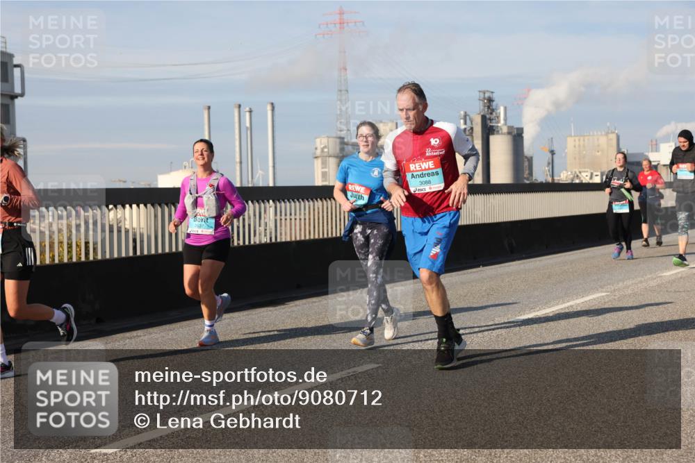 03.10.2025 - Köhlbrandbrückenlauf Lena Gebhardt http://msf.ph/oto/9080712 03.10.2025 10:03:56 Position 2 2637, 3088 meine-sportfotos.de