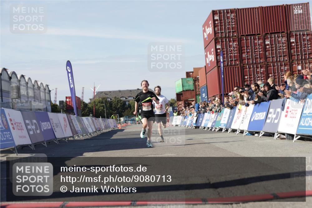 03.10.2025 - Köhlbrandbrückenlauf Jannik Wohlers http://msf.ph/oto/9080713 03.10.2025 12:50:05 Ziel 4035, 6086 meine-sportfotos.de
