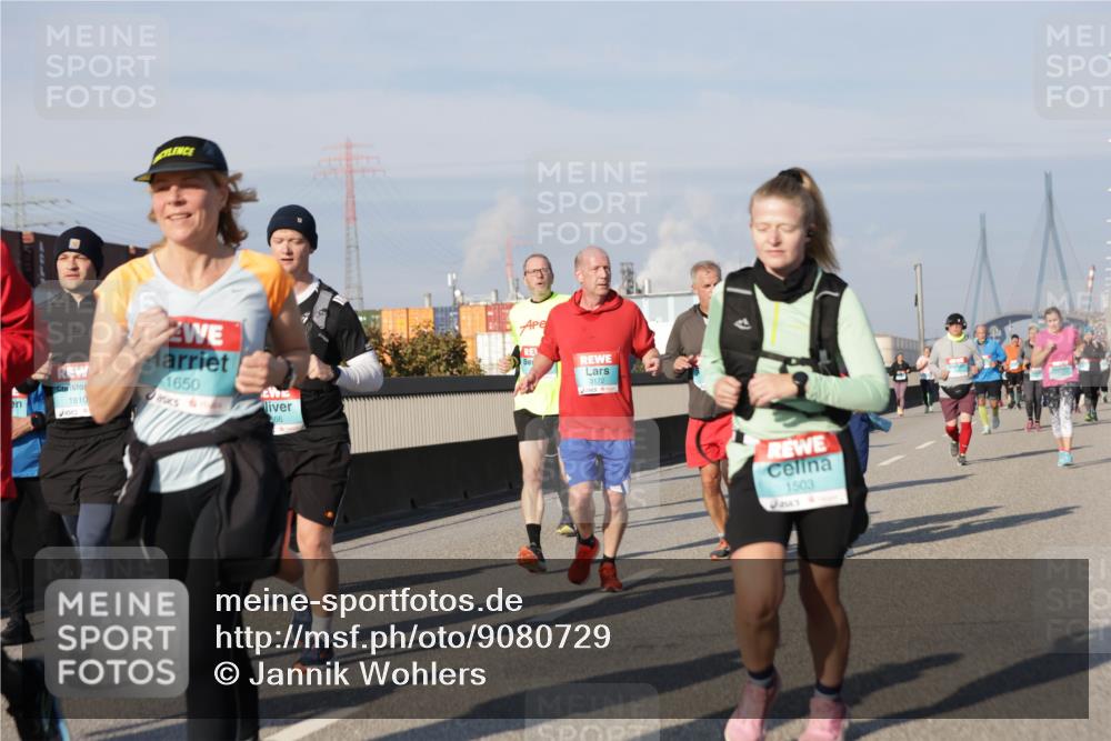 03.10.2025 - Köhlbrandbrückenlauf Jannik Wohlers http://msf.ph/oto/9080729 03.10.2025 10:02:03 Position 3 1810, 1650, 866, 3172, 1503 meine-sportfotos.de