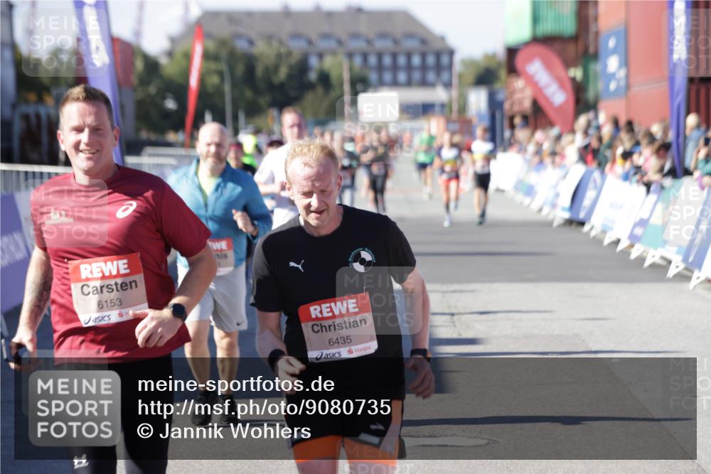 03.10.2025 - Köhlbrandbrückenlauf Jannik Wohlers http://msf.ph/oto/9080735 03.10.2025 13:17:54 Ziel 4333, 4366, 4410, 4679, 4829, 5129, 5168, 5685, 5731, 5732, 5917, 6153, 6331, 6435, 6485, 6704 meine-sportfotos.de