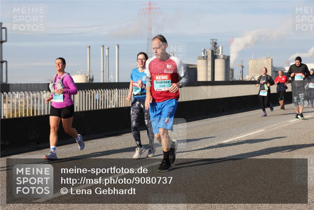 03.10.2025 - Köhlbrandbrückenlauf Lena Gebhardt http://msf.ph/oto/9080737 03.10.2025 10:03:56 Position 2 2637, 3088 meine-sportfotos.de
