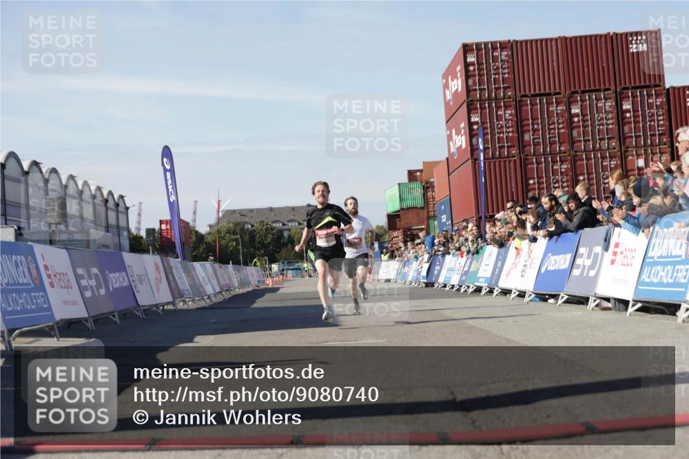 03.10.2025 - Köhlbrandbrückenlauf Jannik Wohlers http://msf.ph/oto/9080740 03.10.2025 12:50:05 Ziel 4035, 6086 meine-sportfotos.de