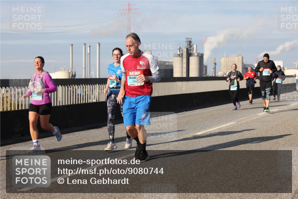 03.10.2025 - Köhlbrandbrückenlauf Lena Gebhardt http://msf.ph/oto/9080744 03.10.2025 10:03:56 Position 2 10, 308 meine-sportfotos.de