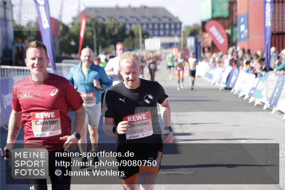 03.10.2025 - Köhlbrandbrückenlauf Jannik Wohlers http://msf.ph/oto/9080750 03.10.2025 13:17:54 Ziel 4333, 4366, 4410, 4679, 4829, 5129, 5168, 5685, 5731, 5732, 5917, 6153, 6331, 6435, 6485, 6704 meine-sportfotos.de